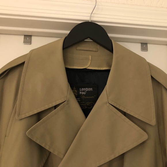 London Fog 42 Long Tan Trench Coat. Inside lining, Snow Cloth Virgin Wool! - Picture 2 of 15